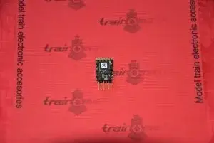 Train-O-Matic 02010220 Lokommander 2-Micro 6P NEM651 gerade