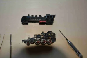 Reparatur-Service-Modellbahn Maninas-Lokwerk